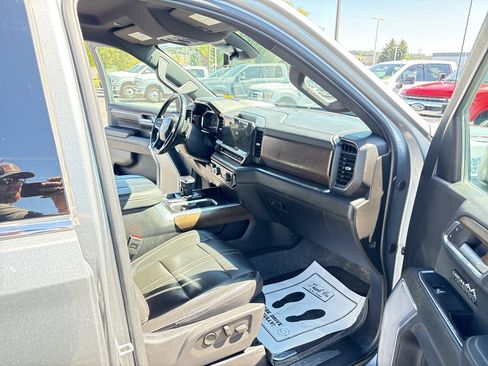 Used 2024 Chevrolet Silverado 1500 High Country w/ Technology Package AWD/4WD image 24