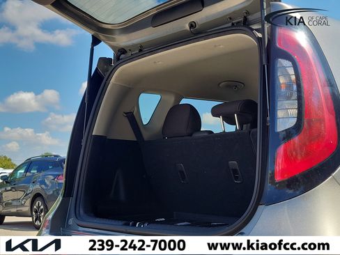 Used 2018 Kia Soul w/ Convenience Package FWD image 9