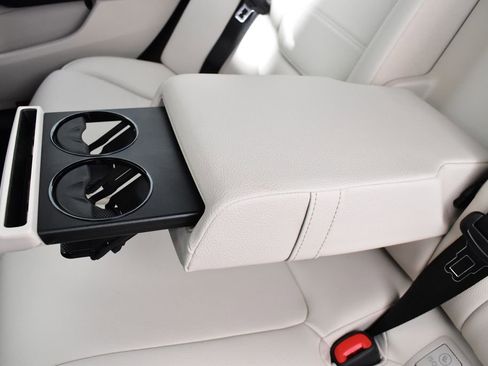 Certified 2025 Mercedes-Benz C 300 4MATIC Sedan image 31