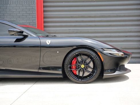 Used 2023 Ferrari Roma RWD image 3