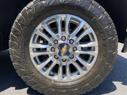 Used 2023 Chevrolet Silverado 2500 High Country w/ Safety Package II AWD/4WD image 46