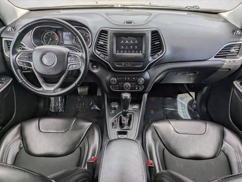 Used 2019 Jeep Cherokee Latitude Plus w/ Cold Weather Group AWD/4WD image 16