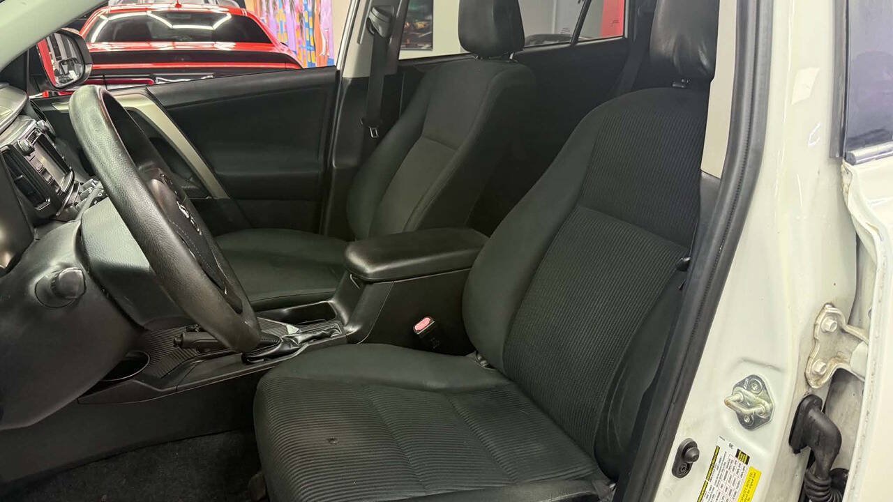 Used 2015 Toyota RAV4 LE FWD image 12