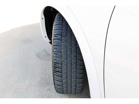 Used 2024 Nissan Armada SL image 32