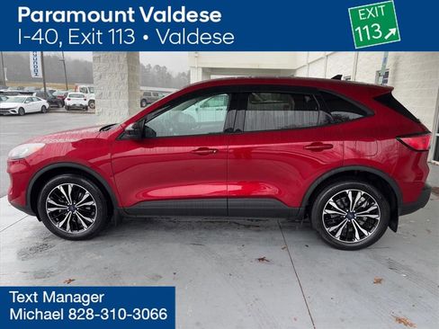 Used 2021 Ford Escape SE w/ SE Sport Appearance Package image 24