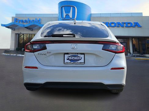Certified 2024 Honda Civic EX-L image 6