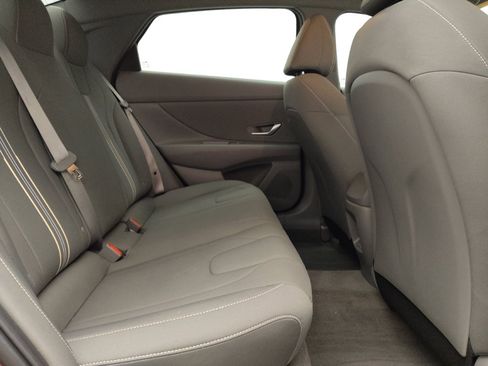 Used 2025 Hyundai Elantra Sport FWD image 19