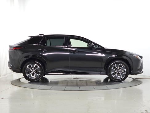 Certified 2025 Lexus RZ 300e w/ Accessory Package (2T) FWD image 10
