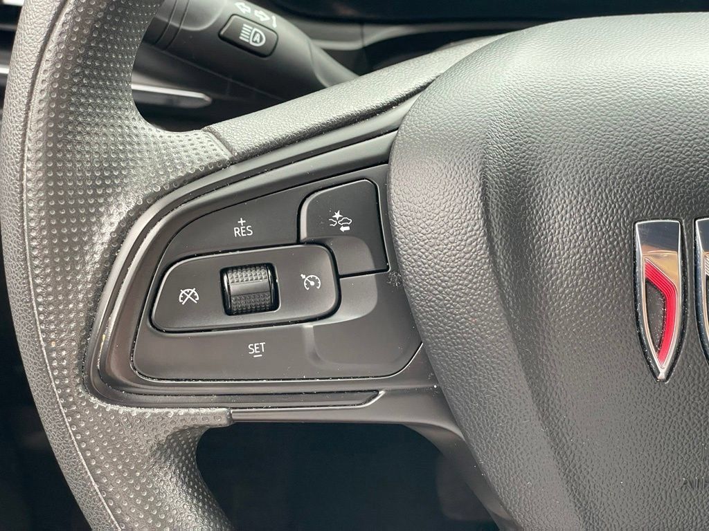 Used 2024 Buick Envista Preferred w/ Advanced Safety Package FWD image 15