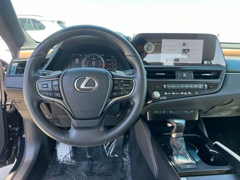Used 2024 Lexus ES 350 w/ Premium Package FWD image 12