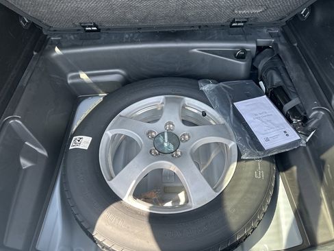 Used 2024 Jeep Grand Cherokee Limited image 24