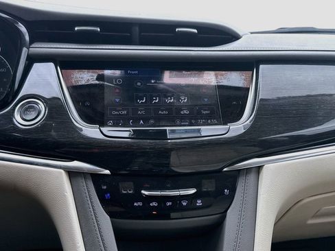 Used 2021 Cadillac XT6 Premium Luxury AWD/4WD image 16