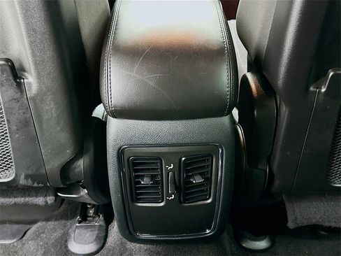 Used 2022 Jeep Grand Cherokee Laredo E image 24