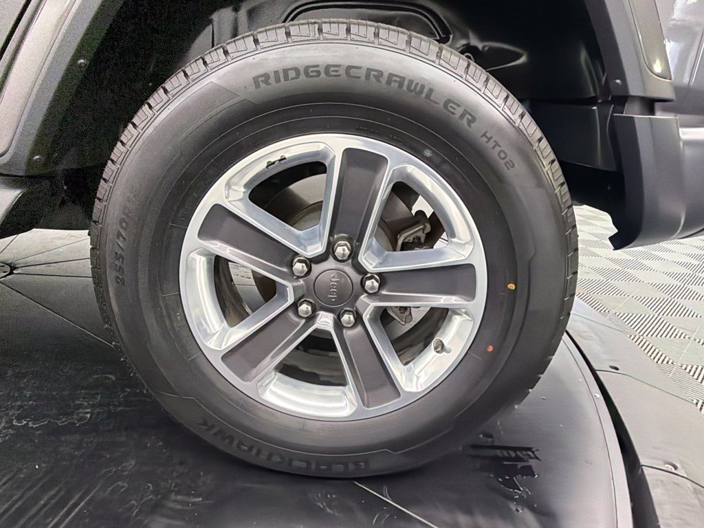 Used 2019 Jeep Wrangler Unlimited Sahara AWD/4WD image 16
