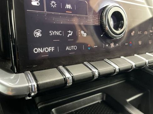 Certified 2025 GMC Acadia Elevation FWD image 29