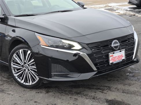 Used 2024 Nissan Altima 2.5 SL image 2