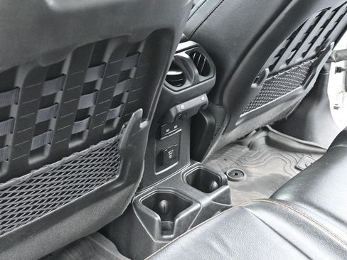 Used 2022 Jeep Gladiator Mojave w/ LED Lighting Group AWD/4WD image 27