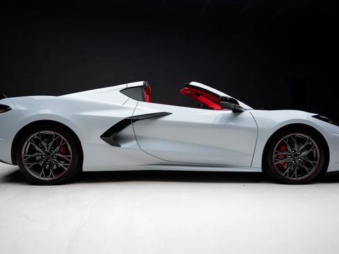 Used 2023 Chevrolet Corvette Stingray Premium Cpe w/ Z51 Performance Package RWD image 38