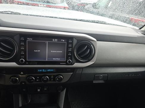 Used 2021 Toyota Tacoma SR5 AWD/4WD image 6
