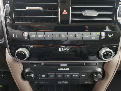 Used 2023 Lexus GX 460 Premium AWD/4WD image 18