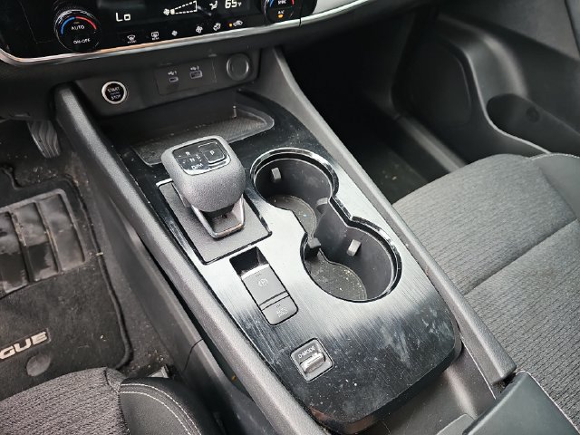 Used 2021 Nissan Rogue SV FWD image 27