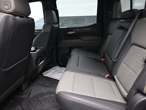 Used 2024 Chevrolet Silverado 1500 ZR2 AWD/4WD image 23