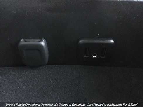 Used 2017 GMC Sierra 1500 SLE w/ SLE Value Package image 41