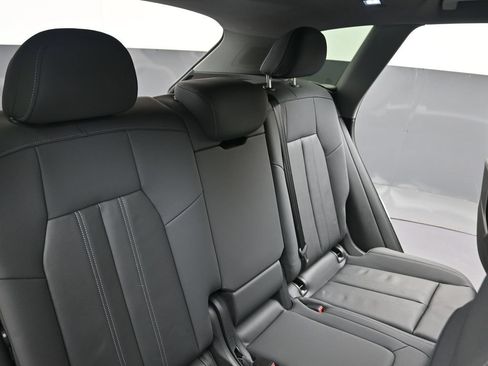 Used 2025 Audi Q5 Premium Plus w/ Premium Plus AWD/4WD image 16
