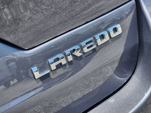 Used 2022 Jeep Grand Cherokee Laredo w/ Luxury Tech Group I AWD/4WD image 12