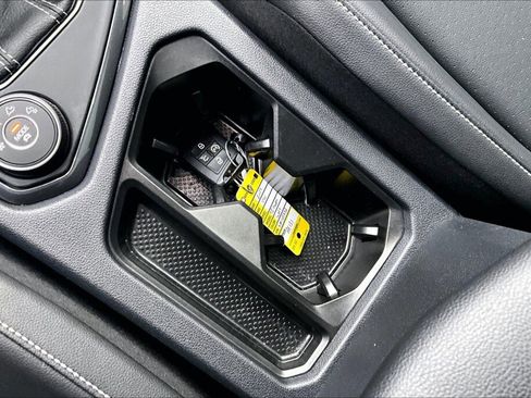 Used 2022 Volkswagen Tiguan SE image 18