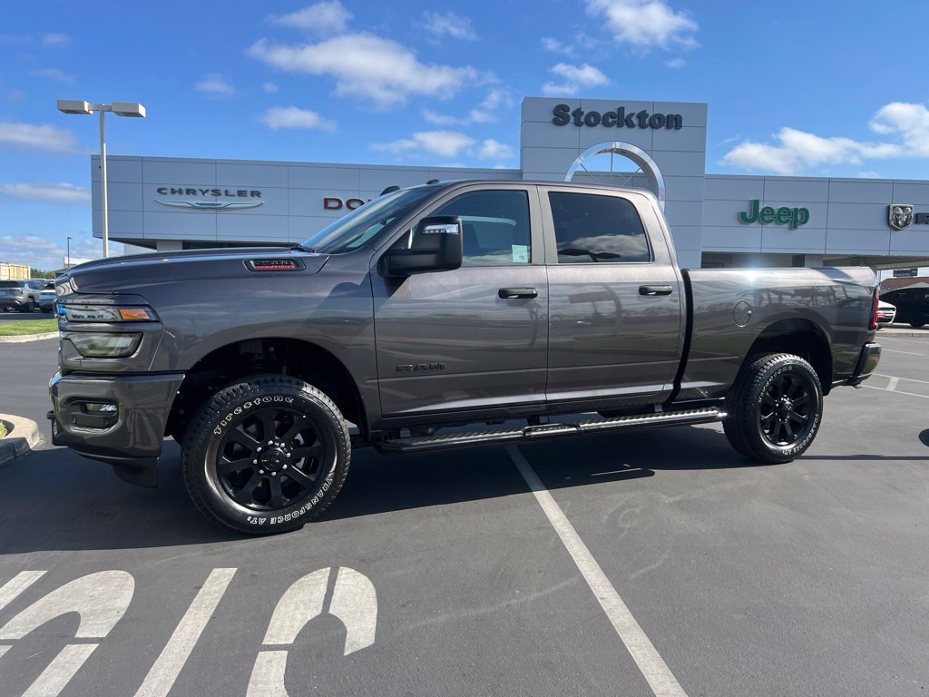 Used 2025 RAM 2500 Big Horn AWD/4WD image 1