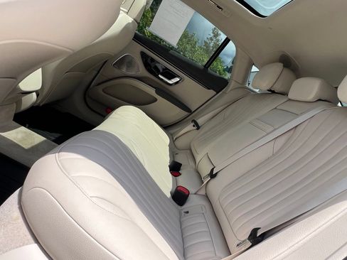 Used 2022 Mercedes-Benz EQS 580 4MATIC Sedan image 48