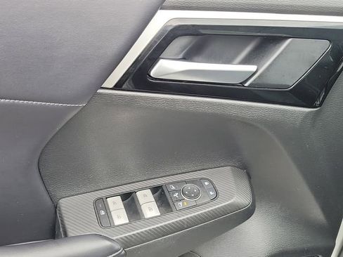 Used 2024 Mitsubishi Outlander SE image 22