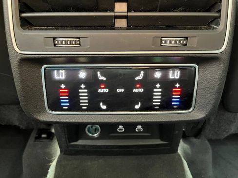 Used 2023 Audi Q7 3.0T Prestige AWD/4WD image 27