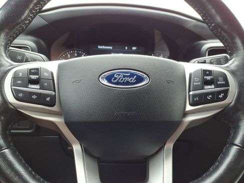 Used 2021 Ford Explorer XLT w/ Equipment Group 202A AWD/4WD image 24