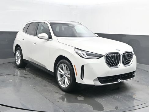 Used 2025 BMW X3 xDrive30i w/ Convenience Package image 1