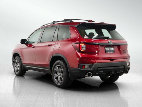 Used 2024 Honda Passport TrailSport image 3