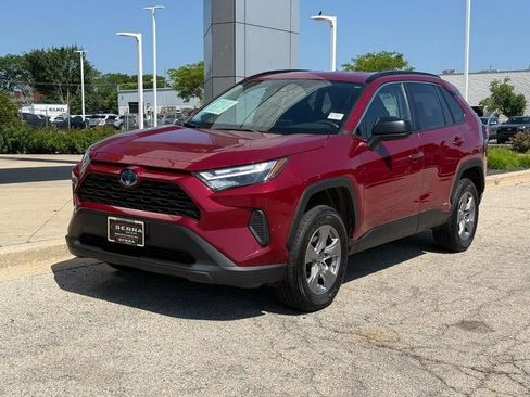 Used 2024 Toyota RAV4 LE AWD/4WD image 7
