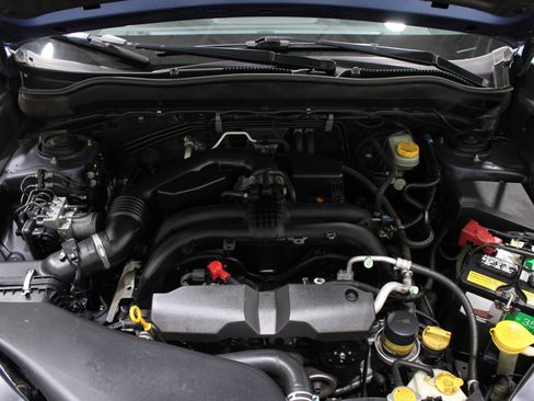 Used 2018 Subaru Forester 2.5i Touring AWD/4WD image 40