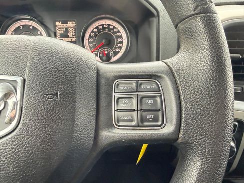 Used 2020 RAM 1500 Classic SLT image 35