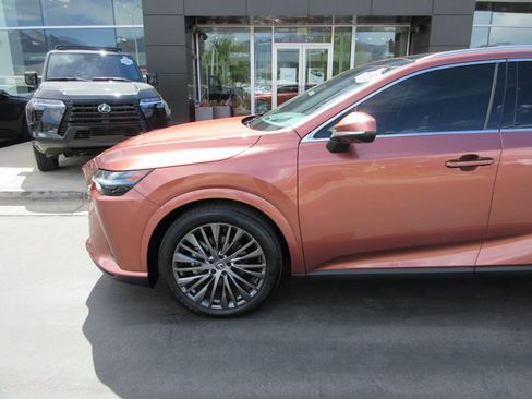 Used 2023 Lexus RX 350 AWD image 2