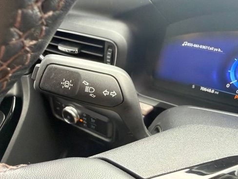 Used 2022 Ford Explorer Platinum w/ Equipment Group 601A AWD/4WD image 54