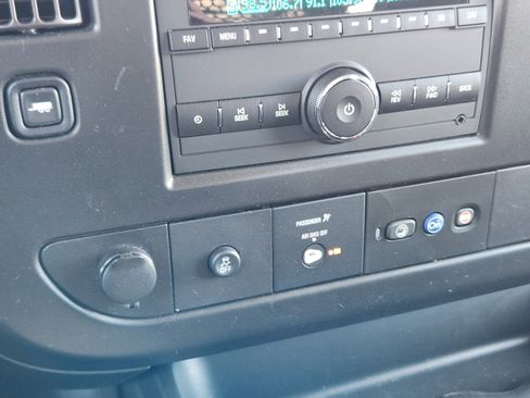 Used 2024 Chevrolet Express 2500 w/ Driver Convenience Package image 14