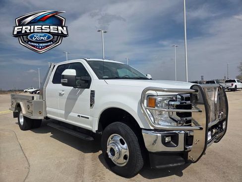 Used 2020 Ford F350 Lariat w/ Lariat Value Package image 3