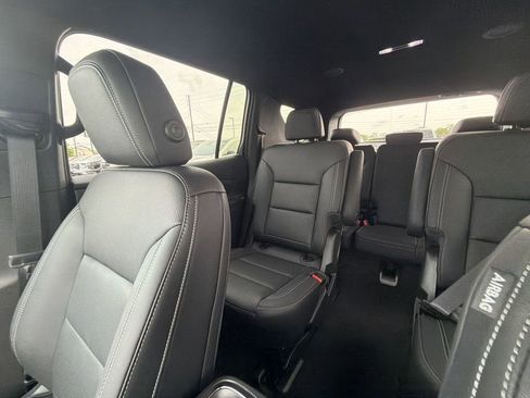 New 2026 Chevrolet Traverse LT FWD image 12