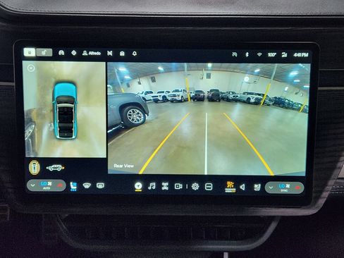 Used 2023 Rivian R1S Adventure AWD/4WD image 32