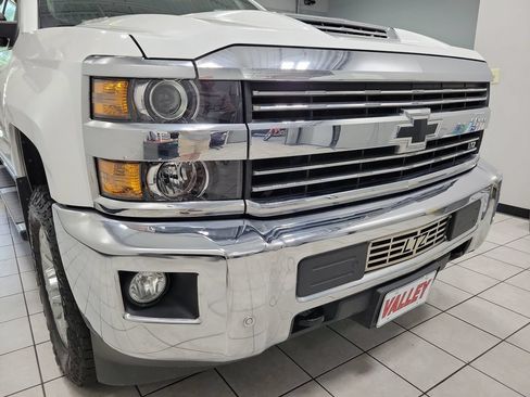 Used 2019 Chevrolet Silverado 2500 LTZ w/ Duramax Plus Package AWD/4WD image 23