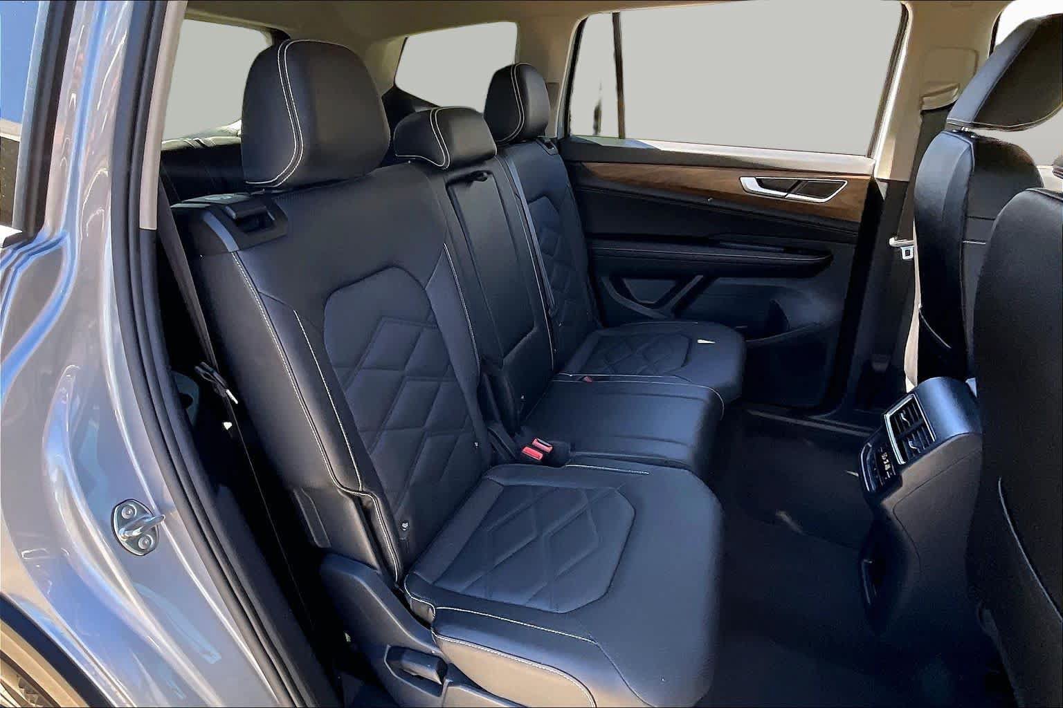 Used 2026 Volkswagen Atlas SE FWD image 19