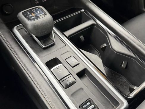 Used 2022 Nissan Pathfinder SV w/ SV Black Package image 29