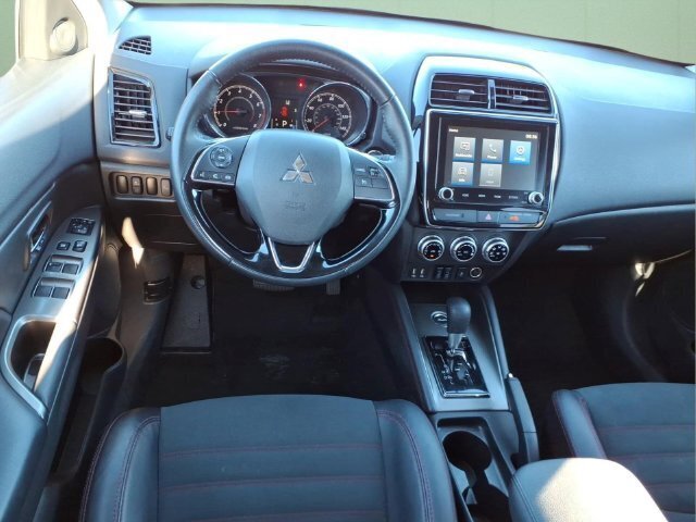 Used 2025 Mitsubishi Outlander Sport ES AWD/4WD image 17